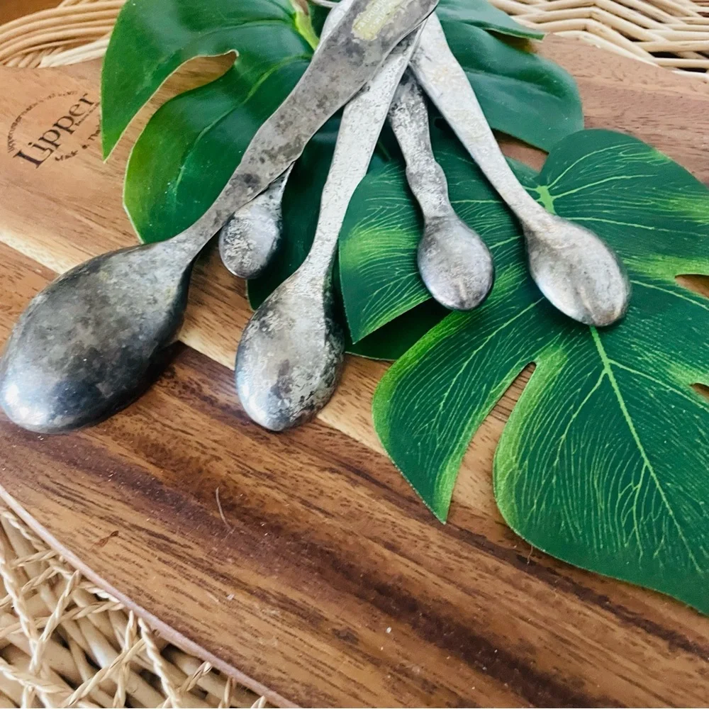 Anthropologie antique retro vintage style measuring spoon set of 5 safety pin